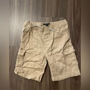 Kenneth Cole Kids Tan Cargo Shorts with functional drawstrings size L